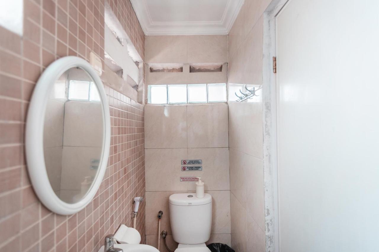 Spot On 2033 Kayumanis Homestay Syariah จาการ์ตา ภายนอก รูปภาพ