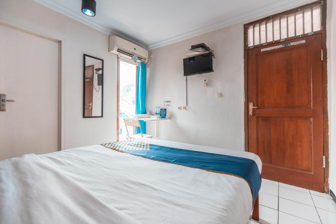 Spot On 2033 Kayumanis Homestay Syariah จาการ์ตา ภายนอก รูปภาพ