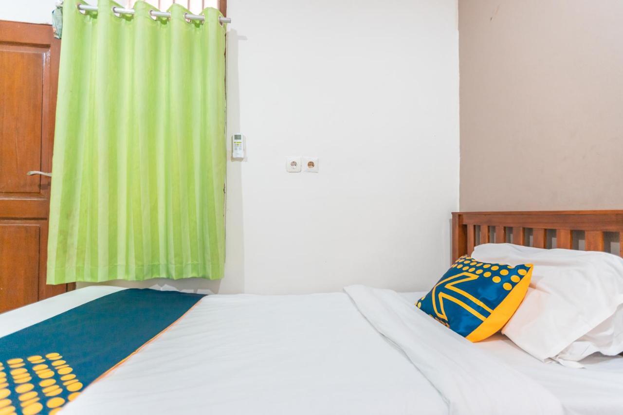 Spot On 2033 Kayumanis Homestay Syariah จาการ์ตา ภายนอก รูปภาพ