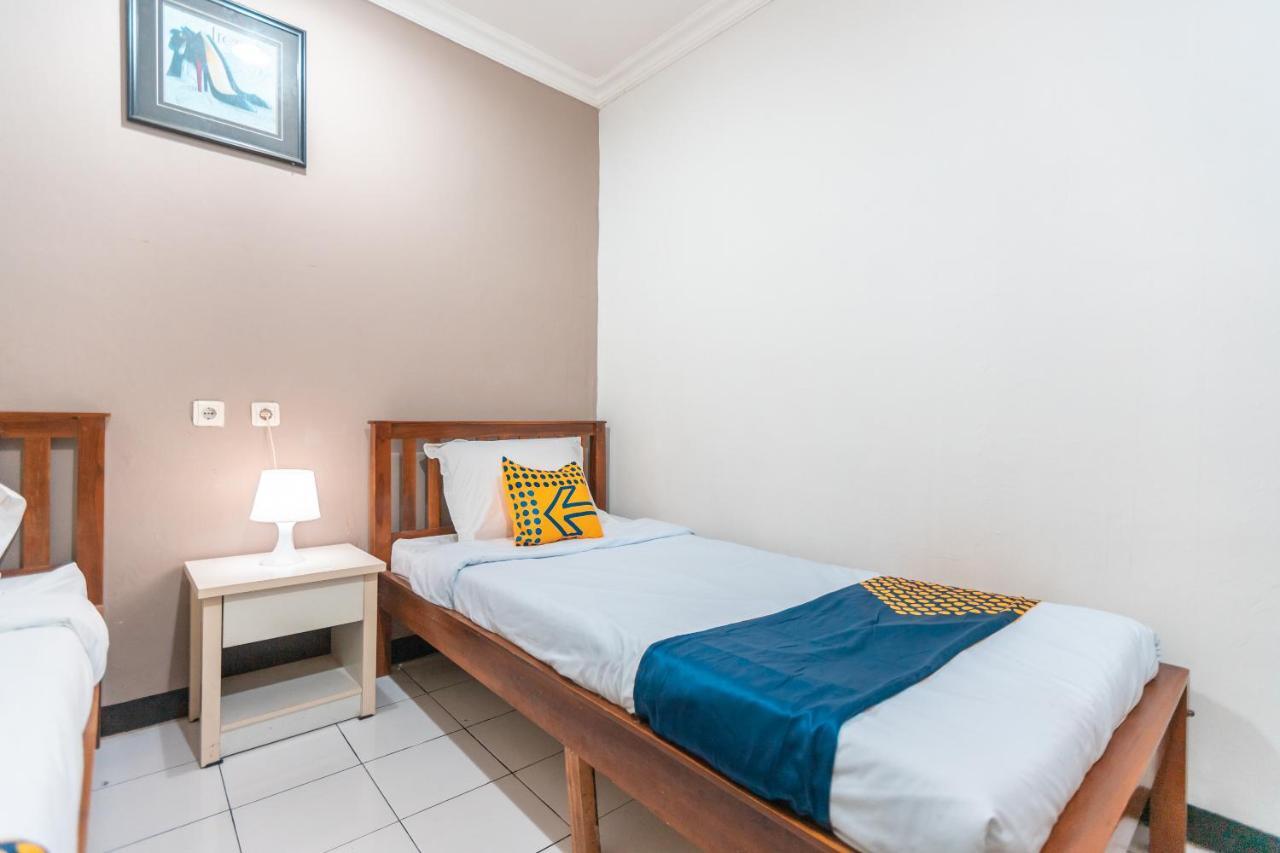 Spot On 2033 Kayumanis Homestay Syariah จาการ์ตา ภายนอก รูปภาพ