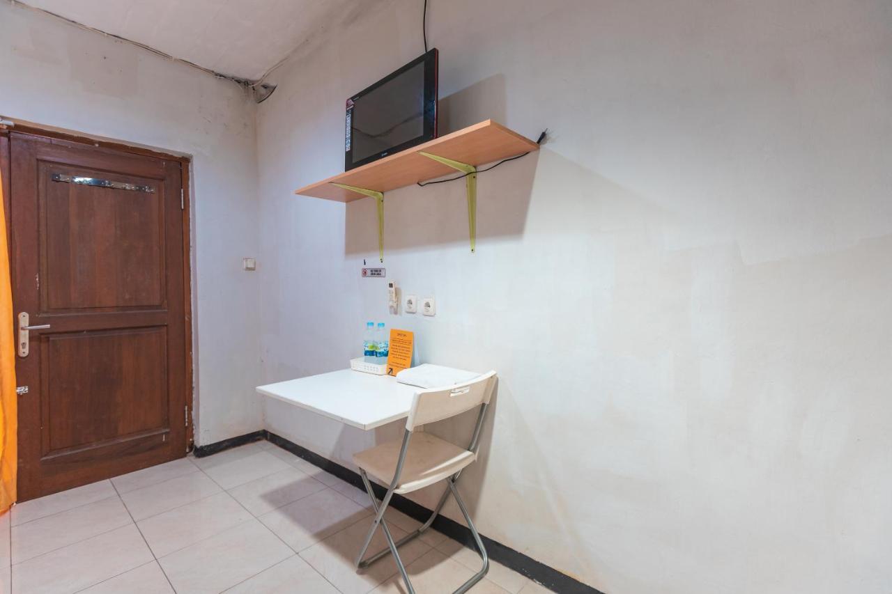 Spot On 2033 Kayumanis Homestay Syariah จาการ์ตา ภายนอก รูปภาพ
