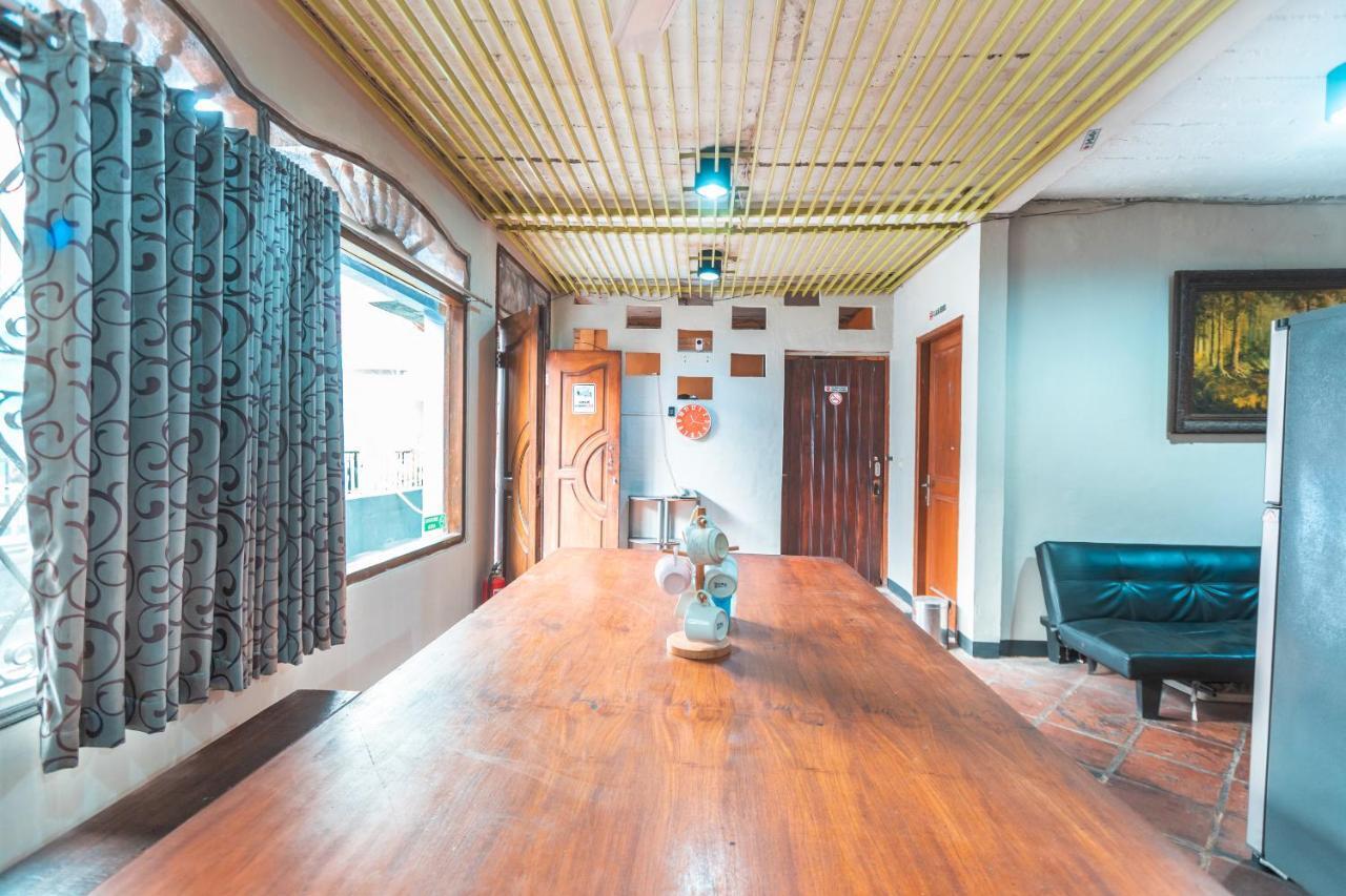 Spot On 2033 Kayumanis Homestay Syariah จาการ์ตา ภายนอก รูปภาพ